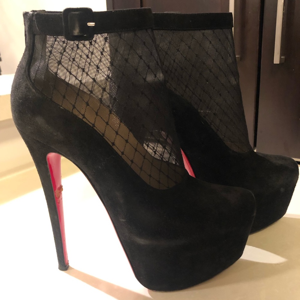 Christian Louboutin 38